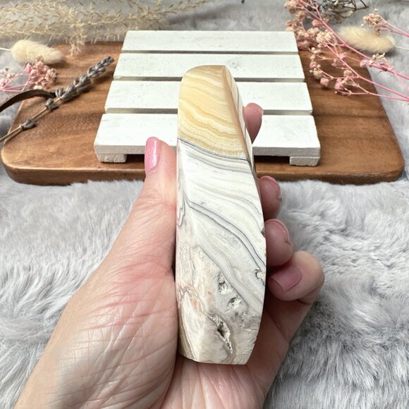 Beautiful Zebra Calcite Flame - Picture 7 of 7